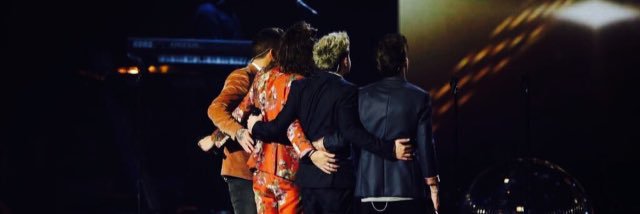 1D Updates NOW banner