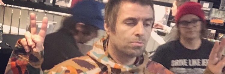 daily liam gallagher pics banner
