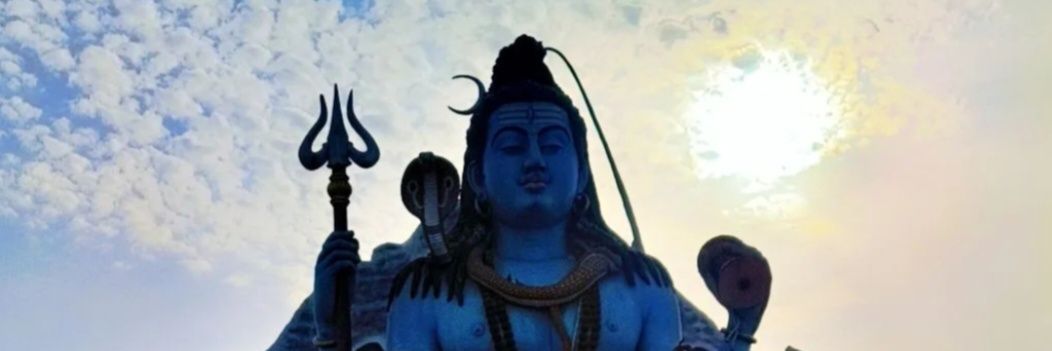 Radhika 🇮🇳❤️‍🩹 banner