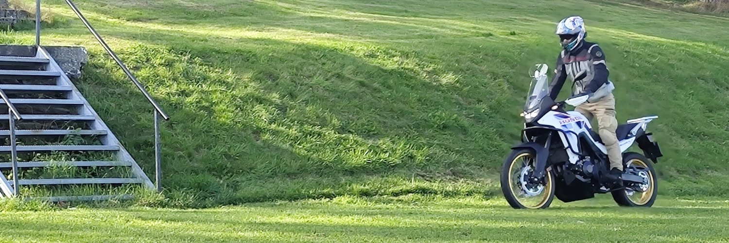 NoviDoggo's profile banner image