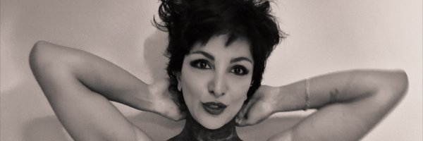 Sueartens Profile Banner