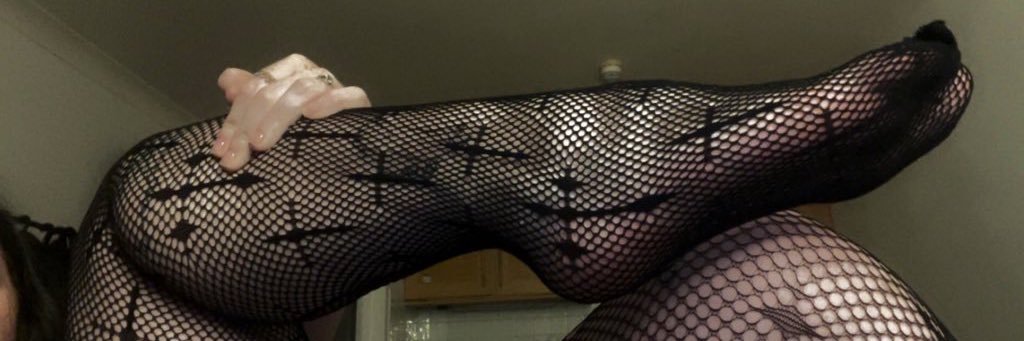 𝔗𝔥𝔢 𝔔𝔲𝔢𝔢𝔫 𝔬𝔣 𝔉𝔦𝔫𝔡𝔬𝔪°❀⋆.ೃ࿔*:･ banner