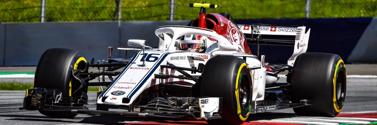 Саша режет лук banner