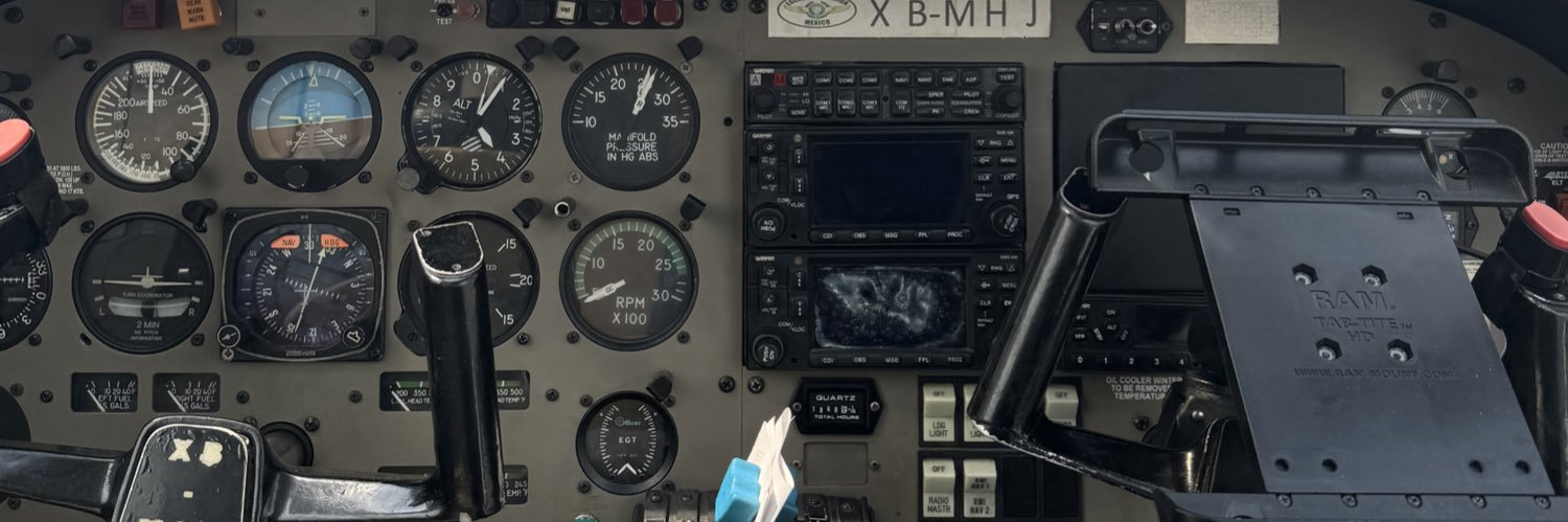 Emma Navarrete ✈️ banner