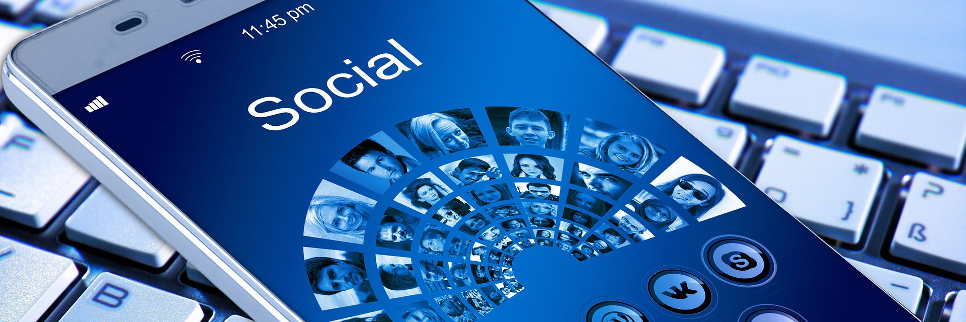SocialSear_ch's profile banner image