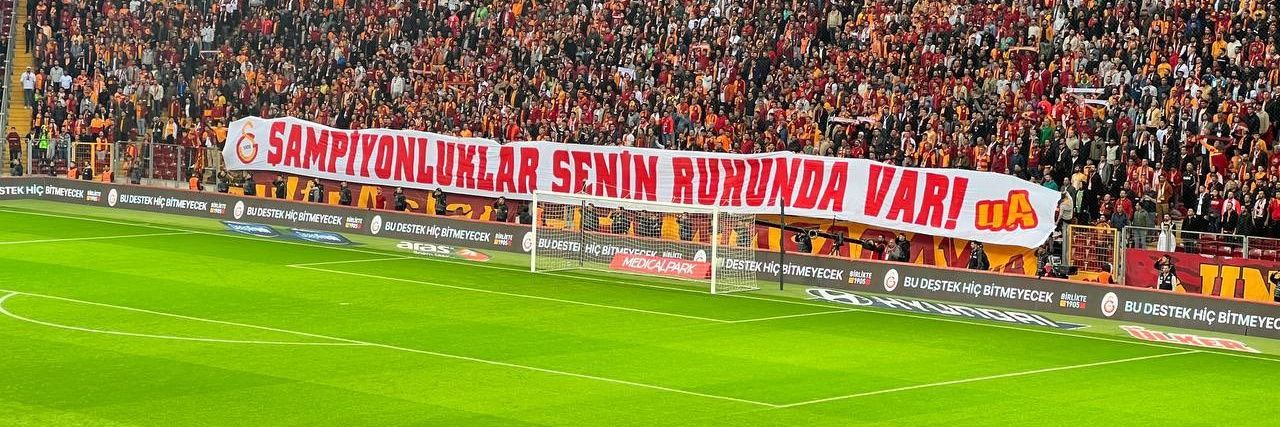 Selin Topcu banner