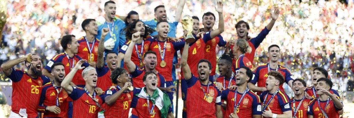 azapero7's profile banner image