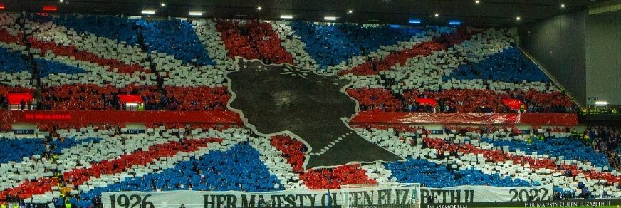 esmullsar's profile banner image