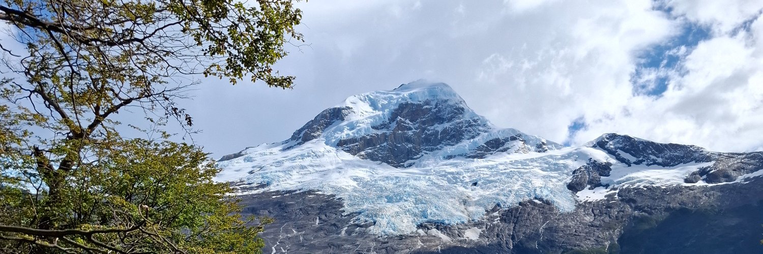 CarolinaLuques's profile banner image