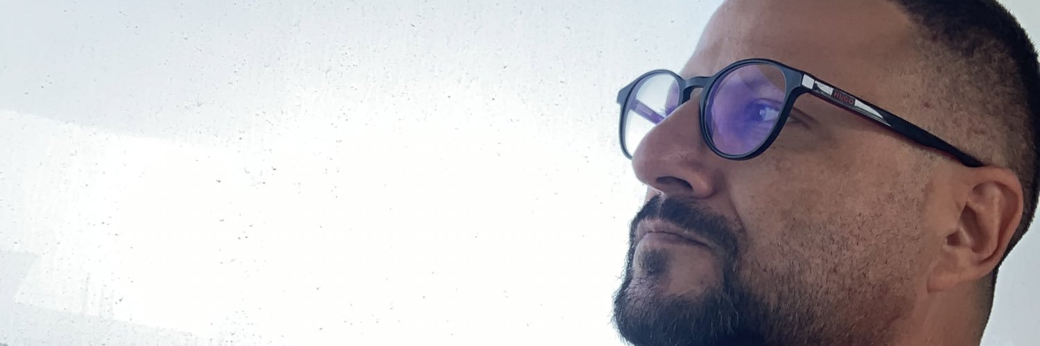 ozgurmberber's profile banner image