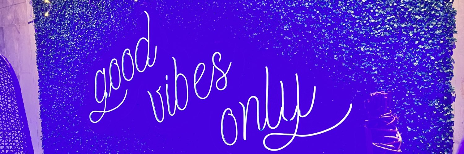 moonofubec's profile banner image