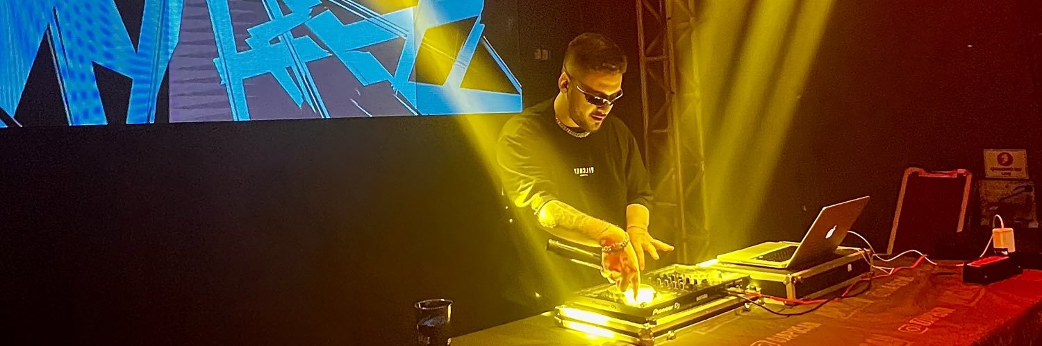 djaposan's profile banner image