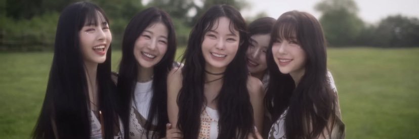 moonelle banner