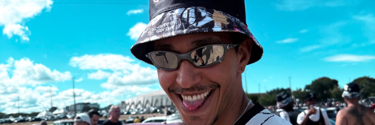vicwanderley's profile banner image