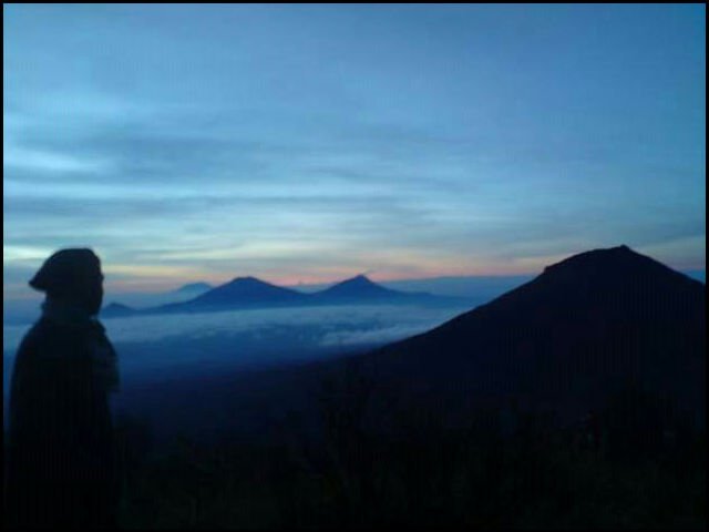 ari3f_coy's profile banner image