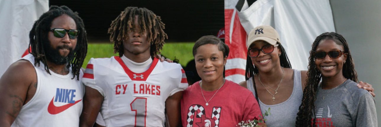 Courtney "CJ" Lewis Jr '26 banner