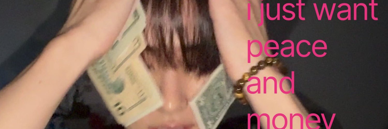 roompiess's profile banner image