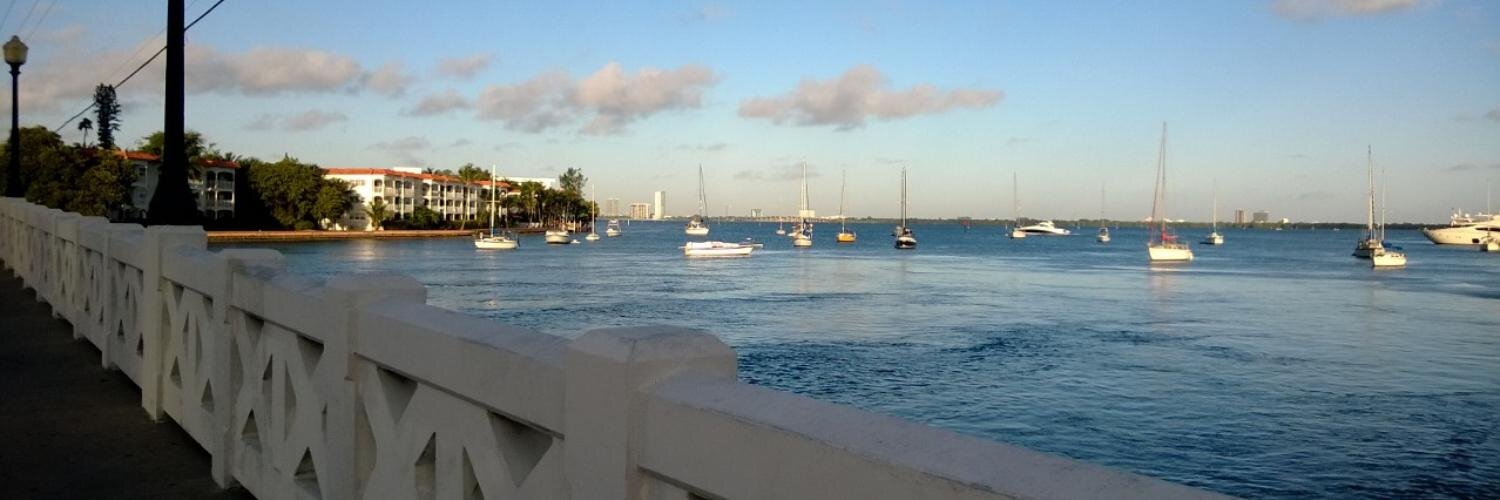 Roberto Hernandez banner