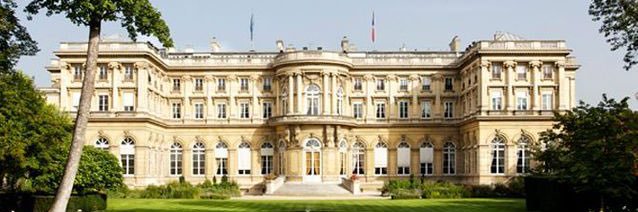 Éléonore Caroit banner