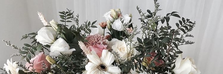 Dwiani_'s profile banner image