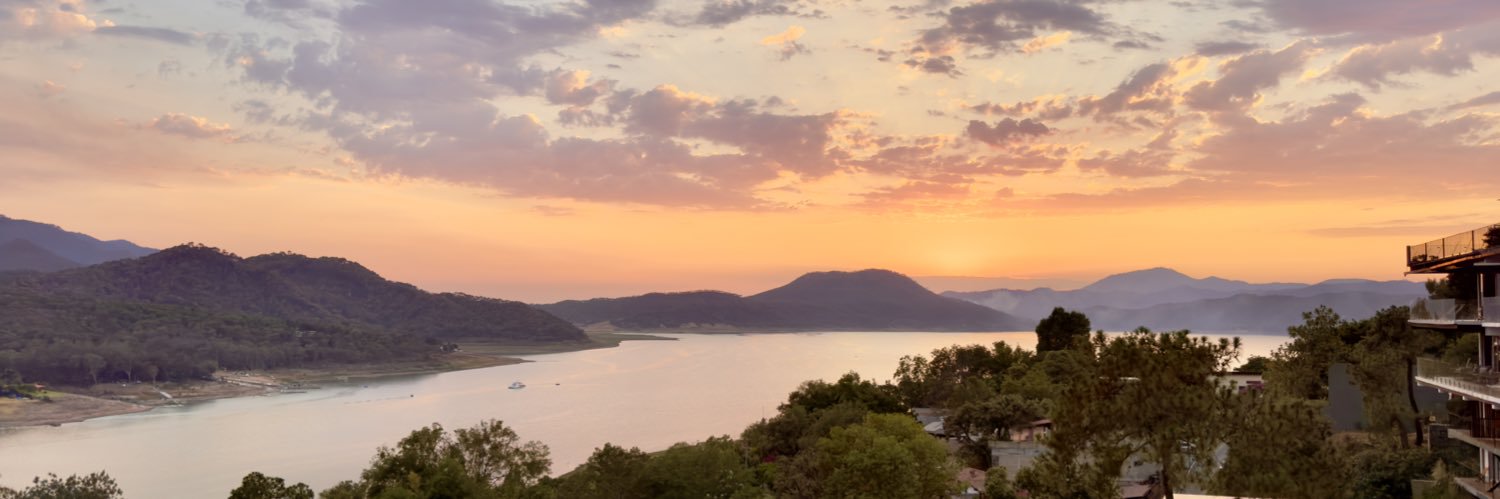 Eduardo Hernández banner