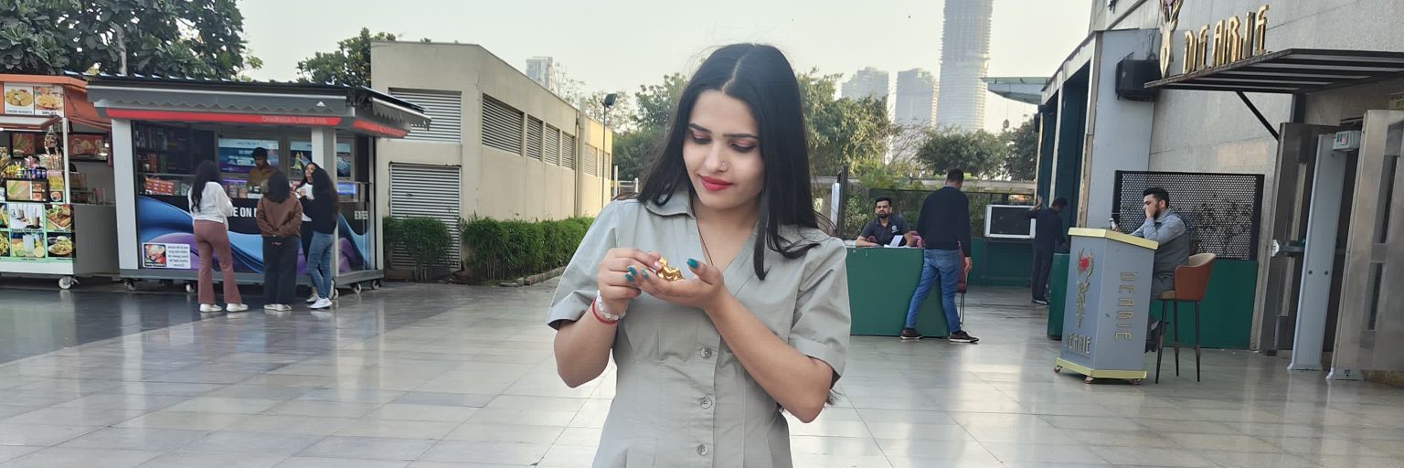 Journalist Deepika singh banner