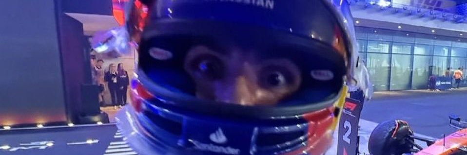 mia 🦄 🫐 banner