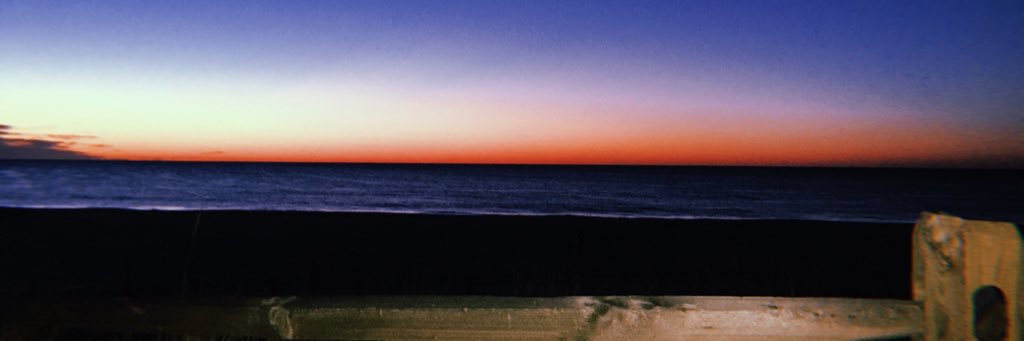 laurcav's profile banner image