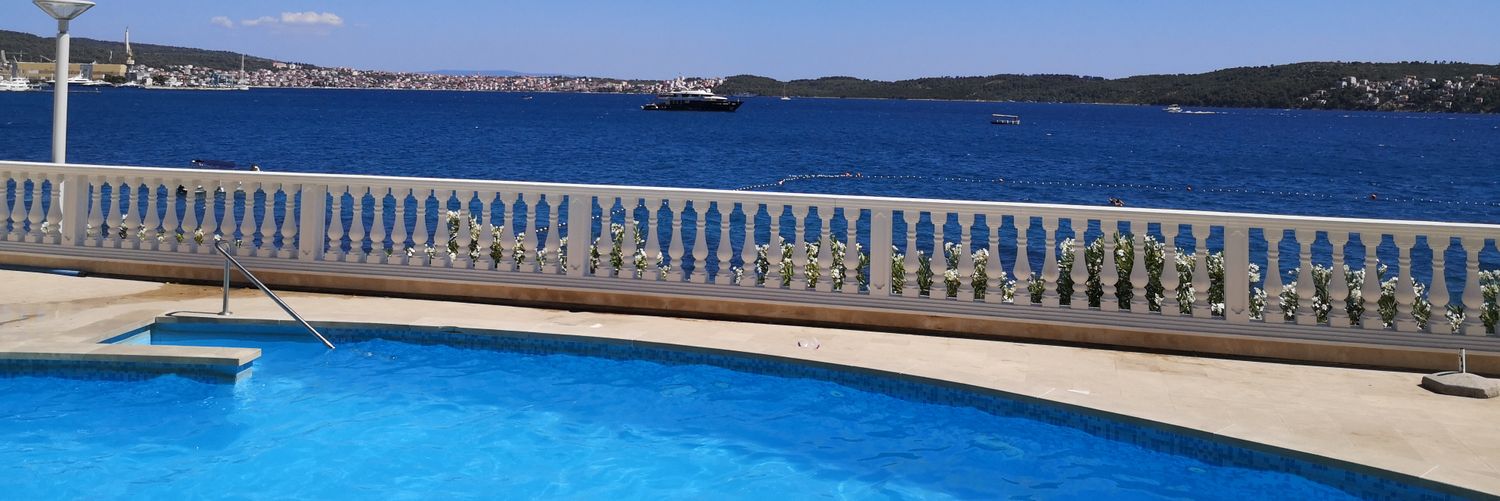 inotbolog's profile banner image