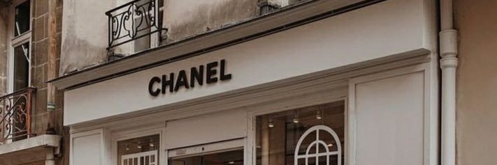Chanel over Dior banner