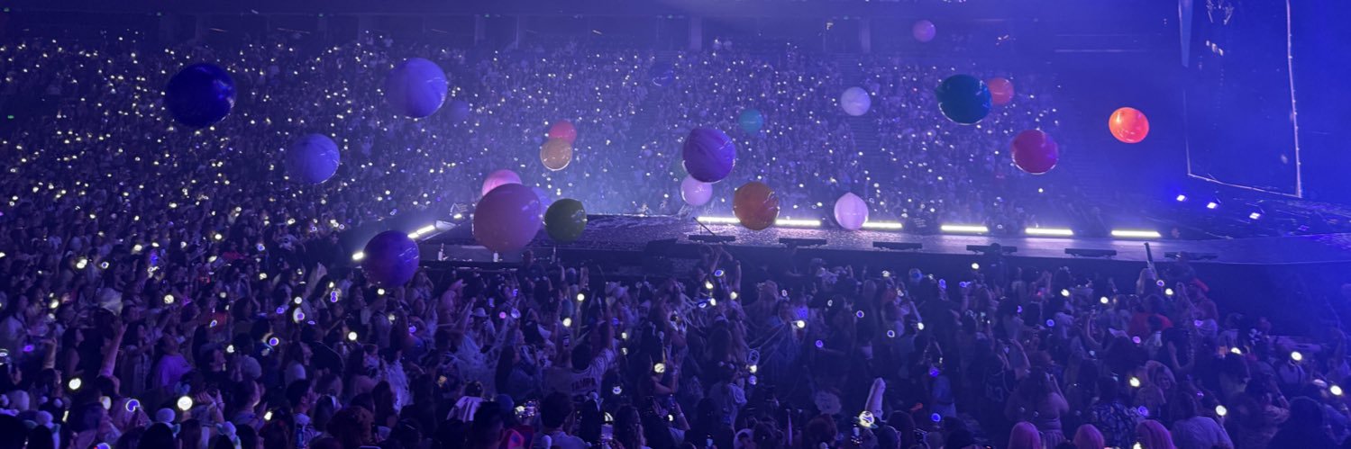 (Bang🦋Tan) ⁷⁼¹ ᴛʜᴇɴ ʜᴇ ғʟɪɴɢs ɪᴛ's banner