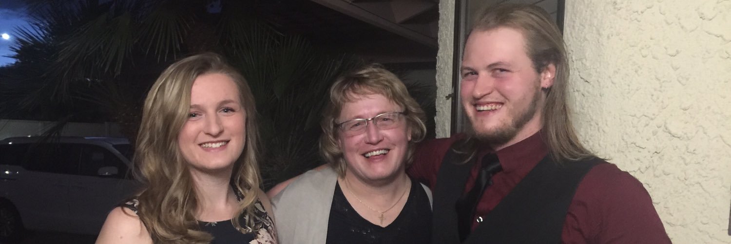 kimlarson22's profile banner image