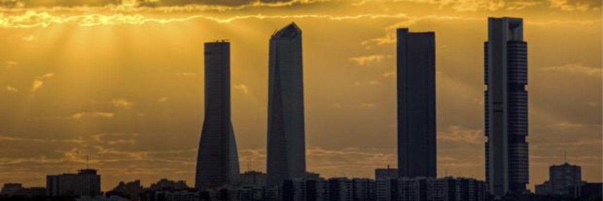 Tipo casi centrado banner
