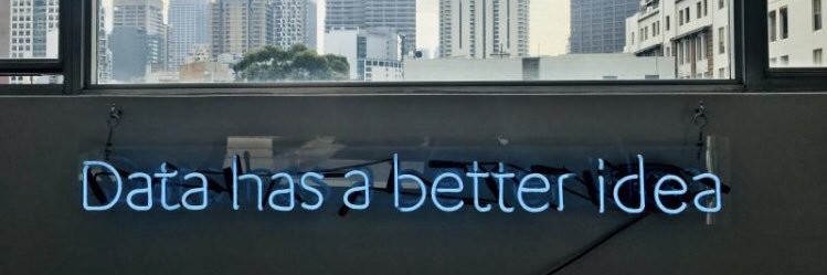 Mina banner