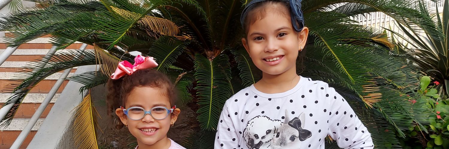 Angie María banner