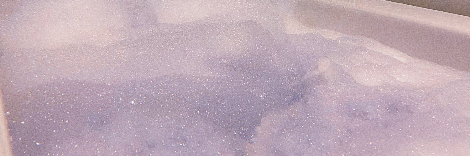 위 (v) banner