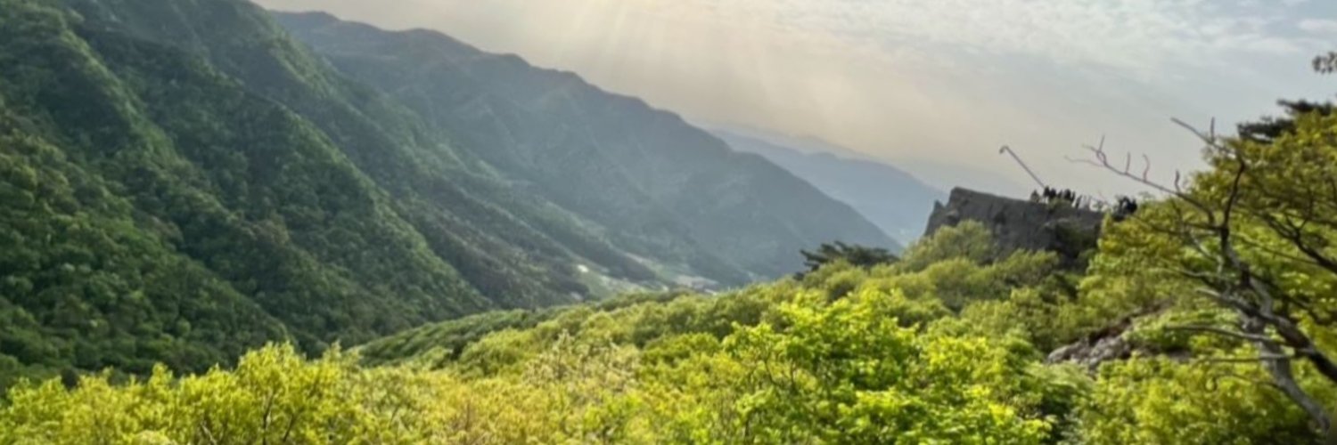 1215_twinkle's profile banner image