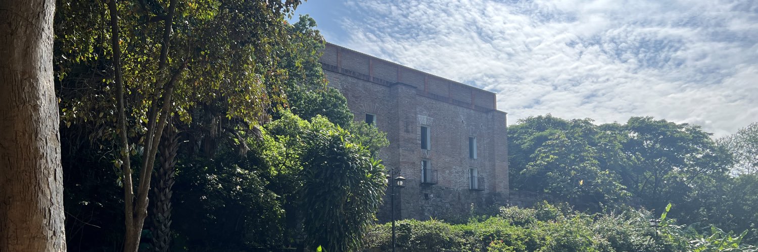 El YeiCi banner