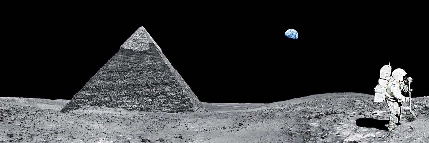 Chrȳsos's banner