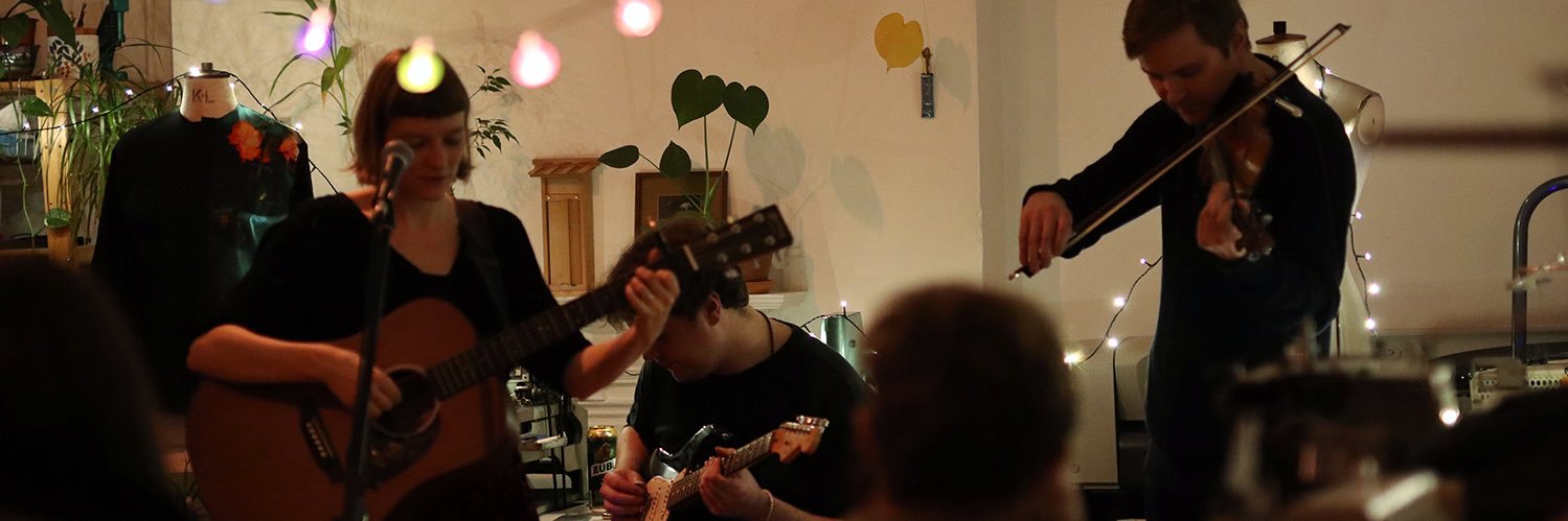 Calling Blue Jay banner