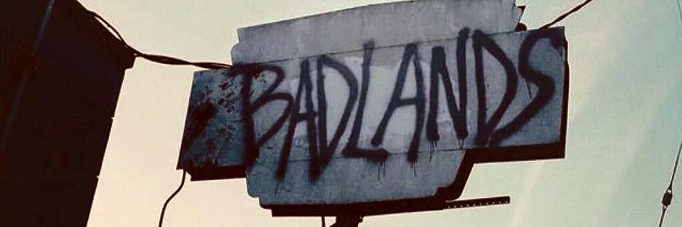 tee 𖦹's banner