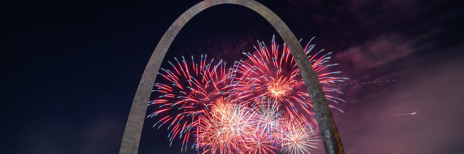 Gateway Arch's banner