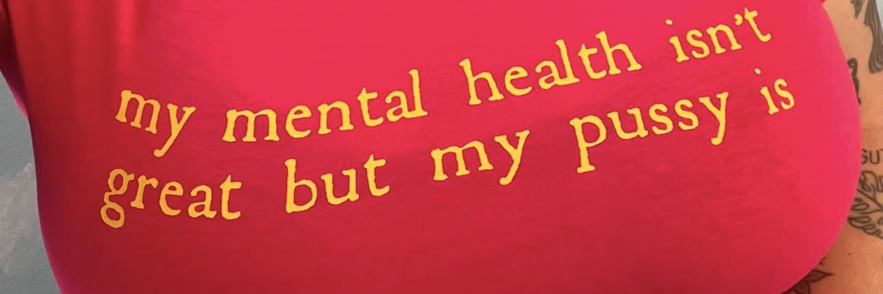 Dee Cute Bee🐝 banner