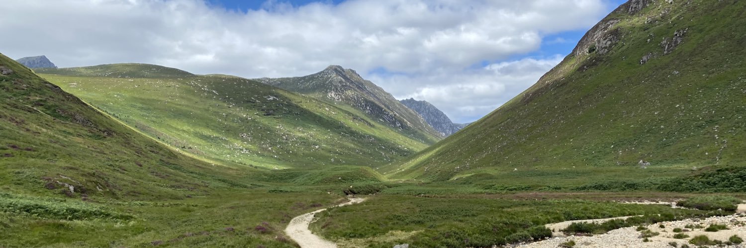 lindascotwalker's profile banner image