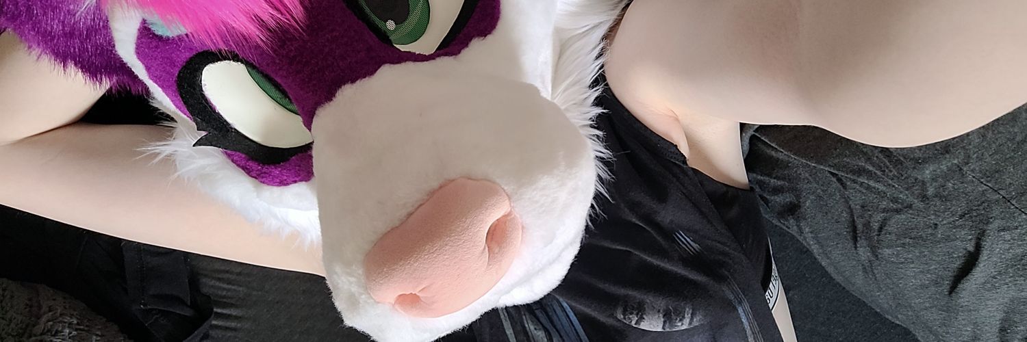 Bee 🏳️‍⚧️🐝 🔜 AC banner