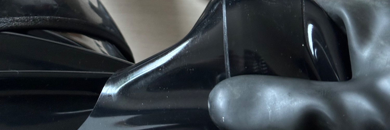 RbbrBkr 🔜 Rubber Social banner