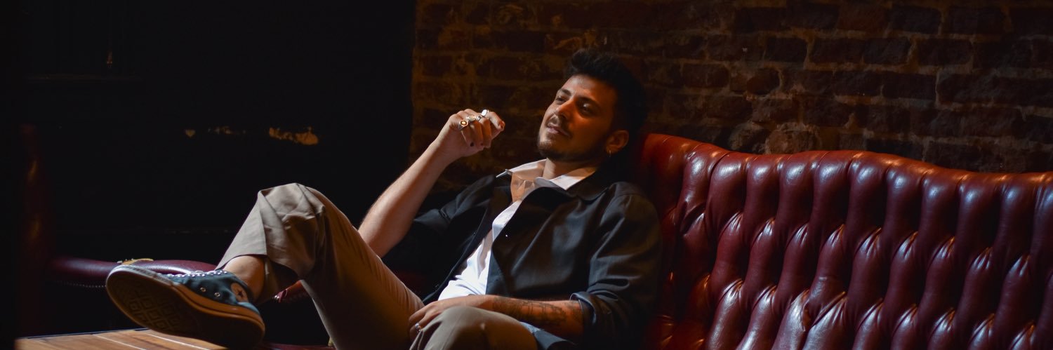maximozarza's profile banner image