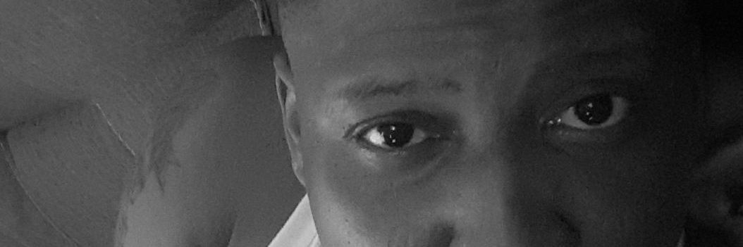 TOMIWA 🖤 banner