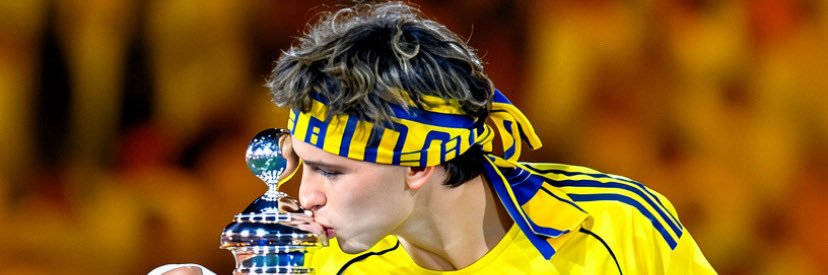 𝙱 banner