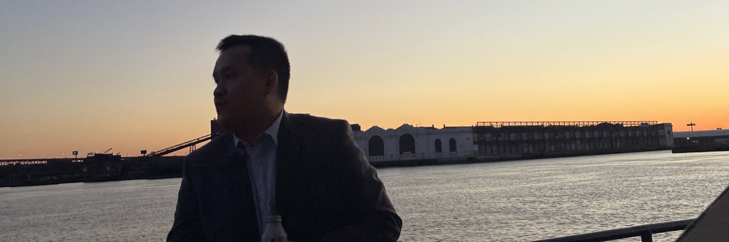 JuliieValencia's profile banner image